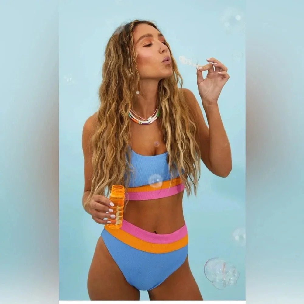 NWOT Beach Riot Heidi Bikini set Color: Daydreamer Colorblock Large